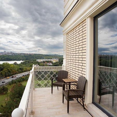 Luxury Apartment In The Superb Location 基希讷乌 外观 照片